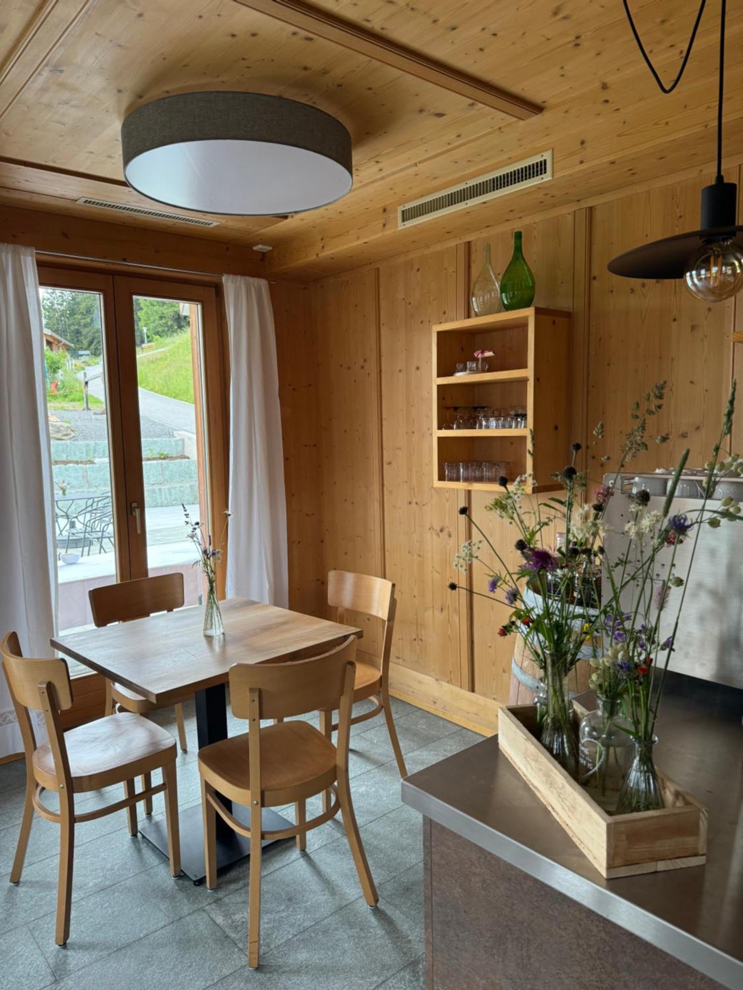 Ustreia Orta Bed & Breakfast Lohn Екстериор снимка