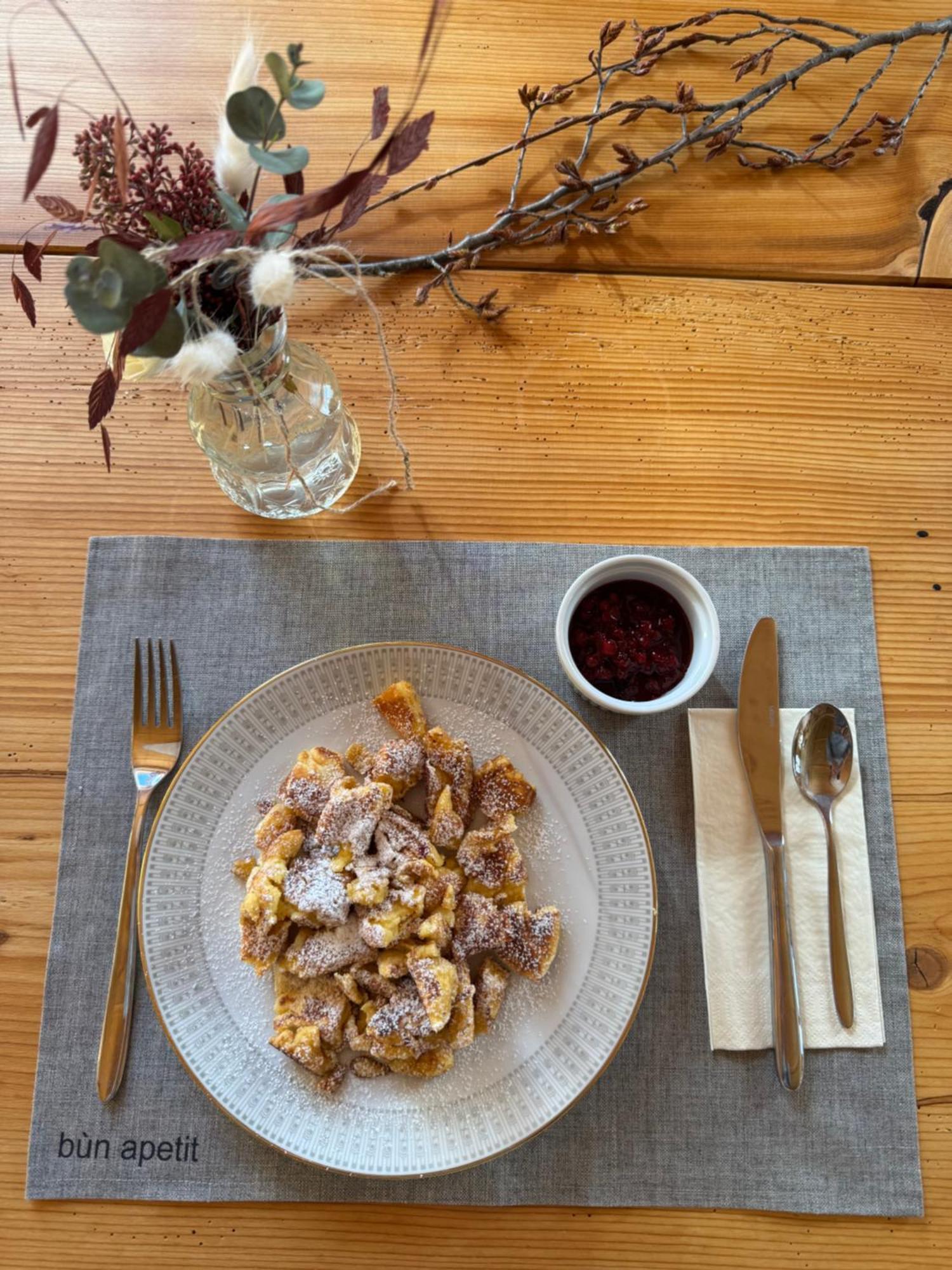 Ustreia Orta Bed & Breakfast Lohn Екстериор снимка