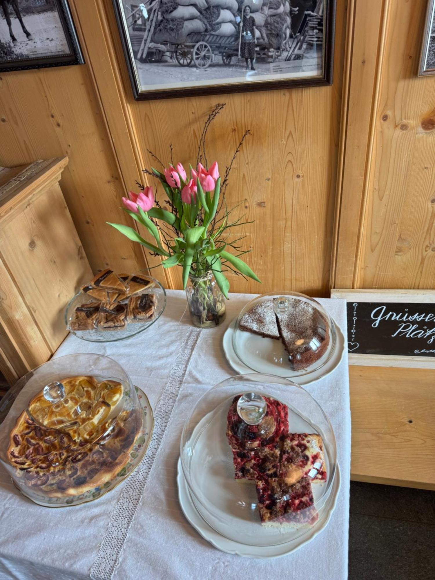 Ustreia Orta Bed & Breakfast Lohn Екстериор снимка